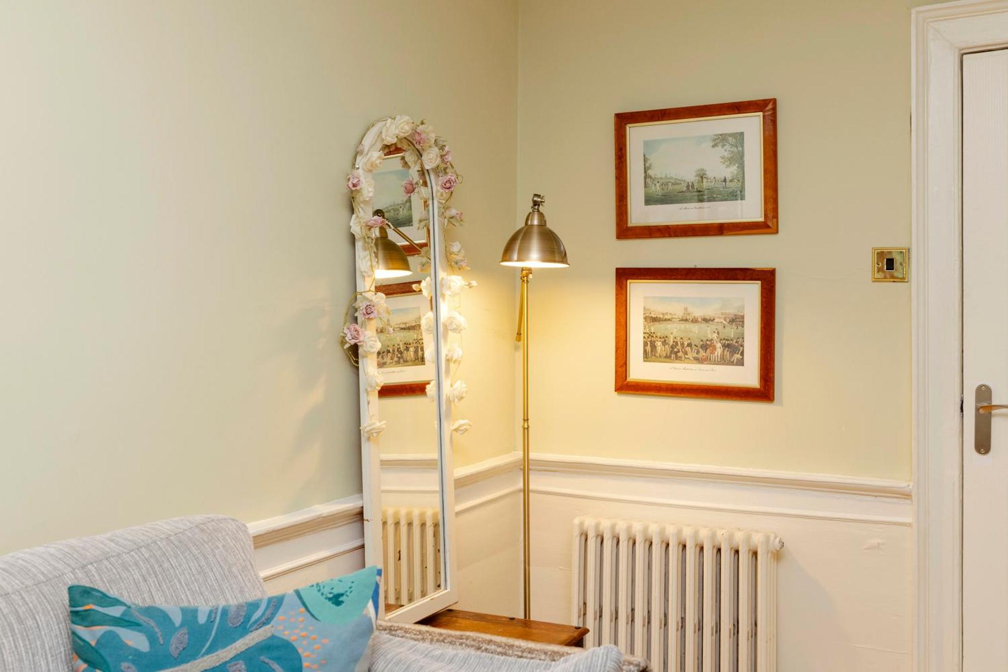 Joivy Beautiful Apartment, Private Garden, Calton Hill 爱丁堡 外观 照片