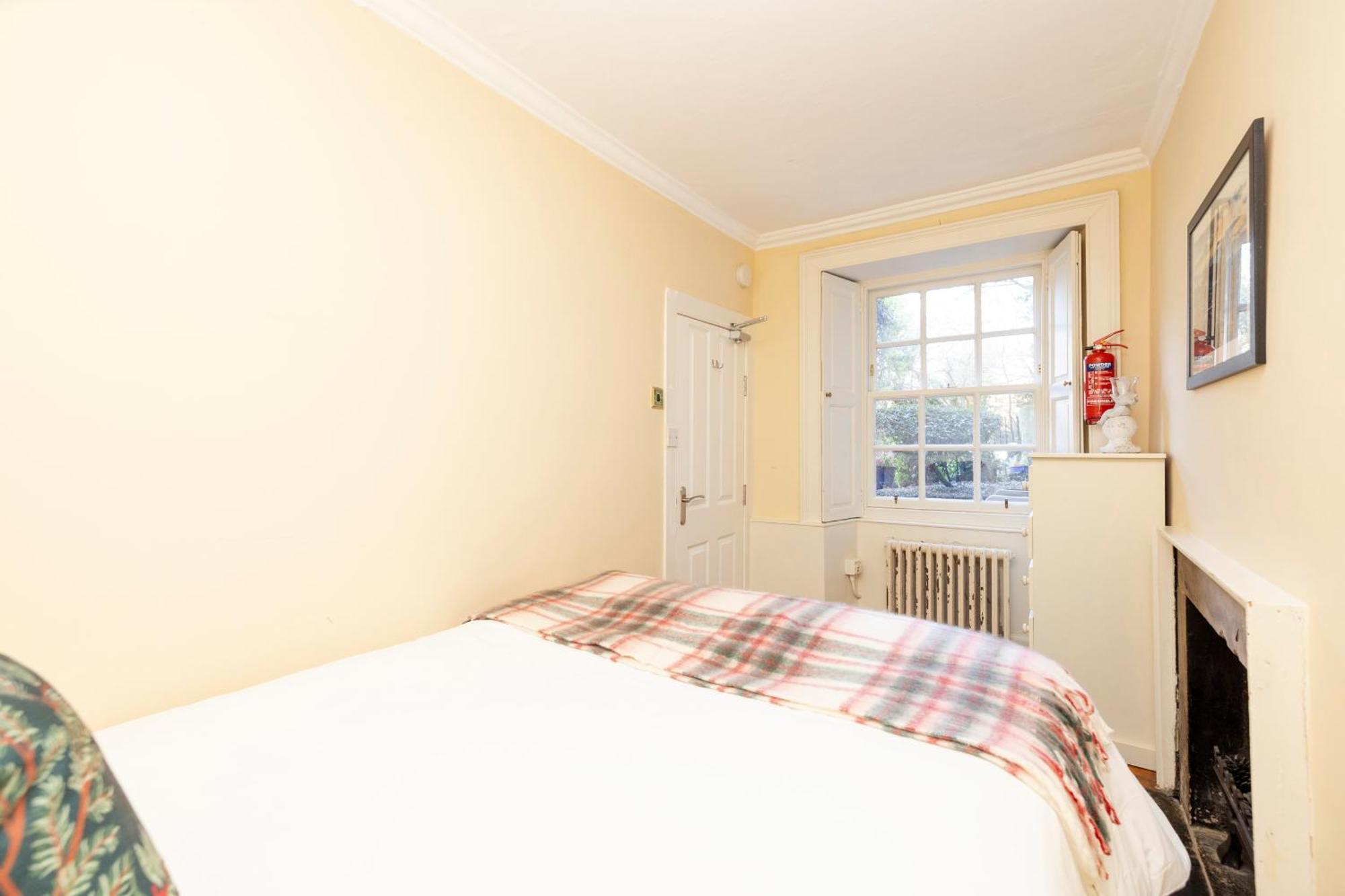 Joivy Beautiful Apartment, Private Garden, Calton Hill 爱丁堡 外观 照片