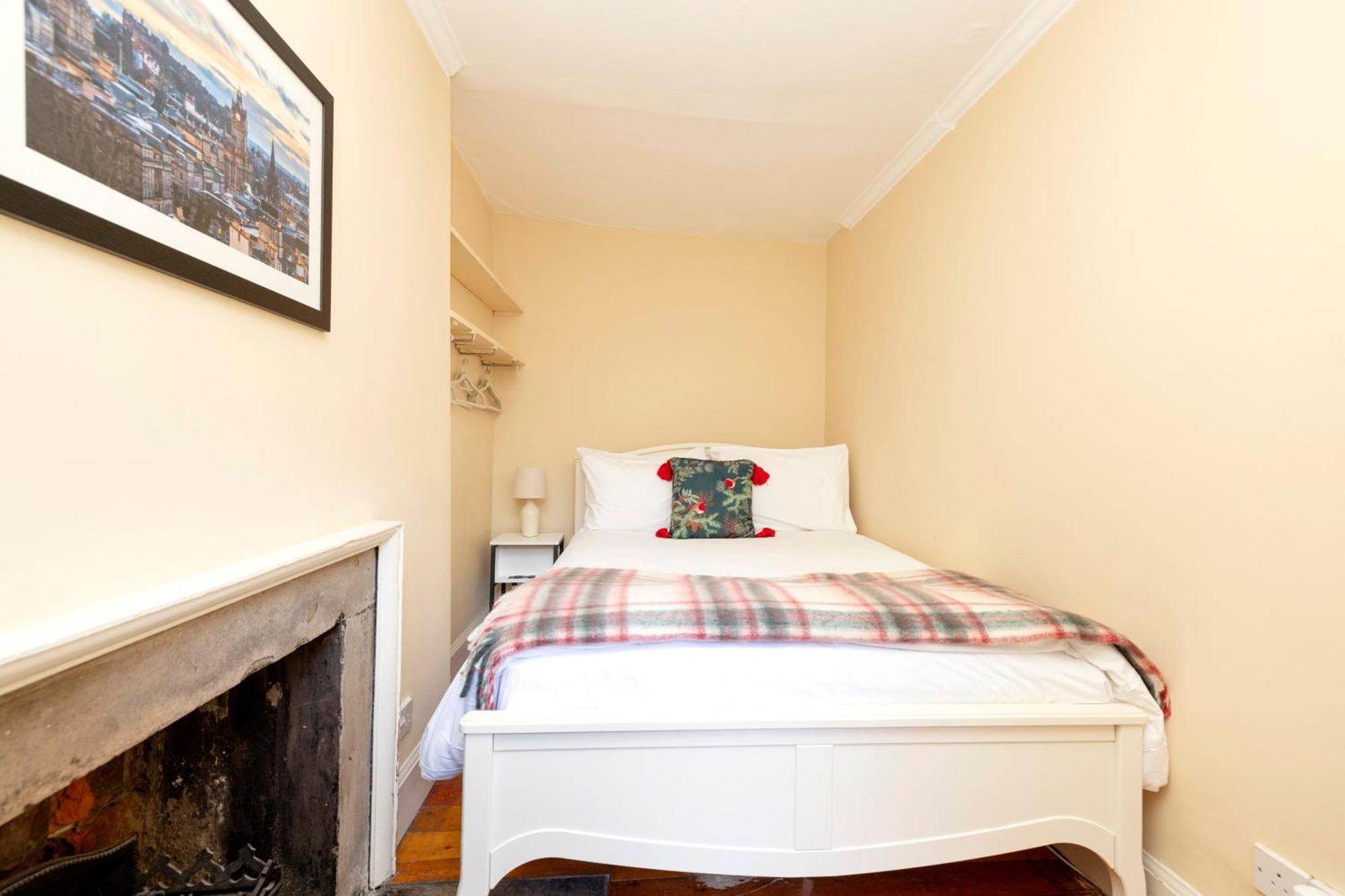 Joivy Beautiful Apartment, Private Garden, Calton Hill 爱丁堡 外观 照片