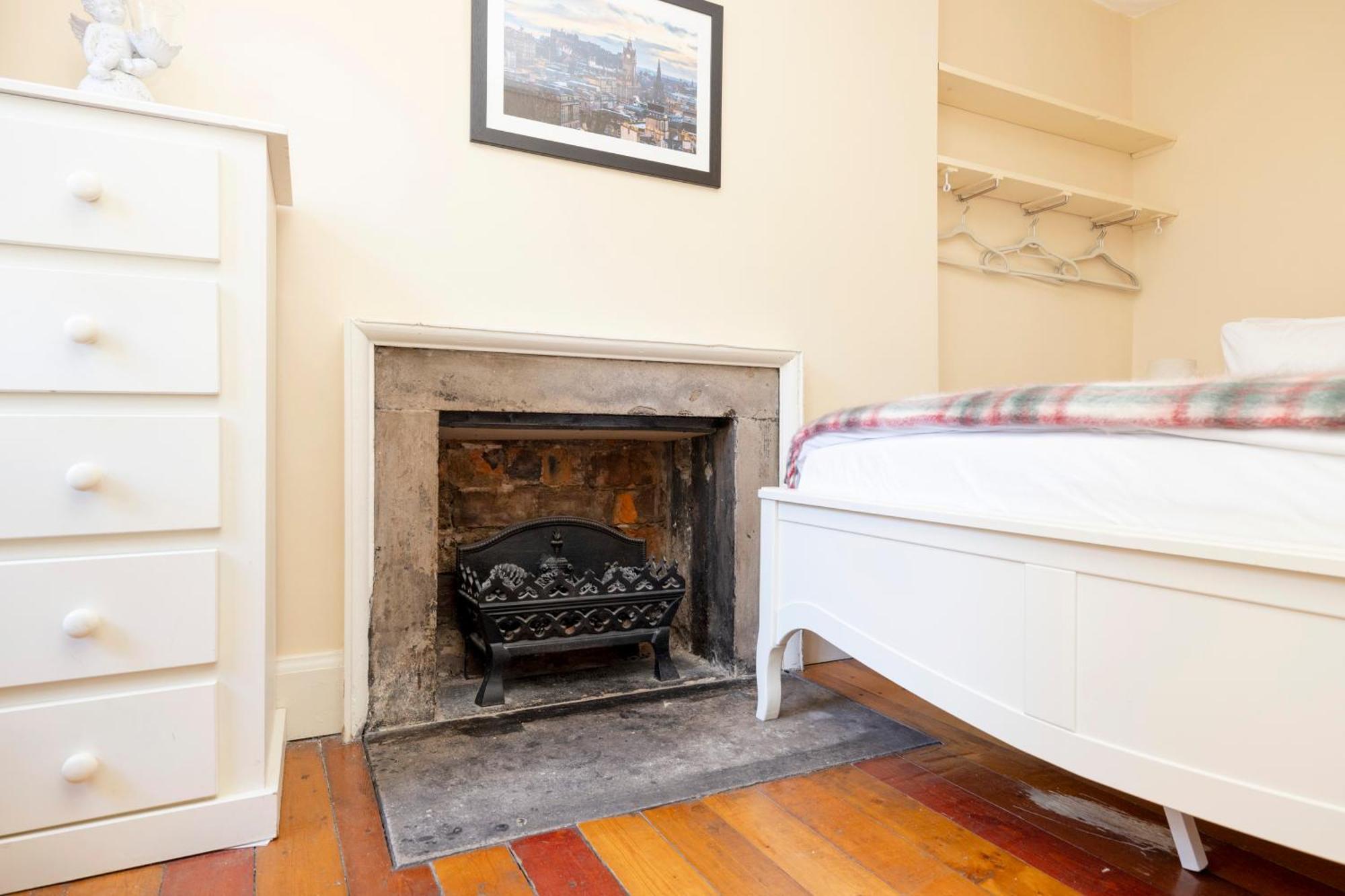 Joivy Beautiful Apartment, Private Garden, Calton Hill 爱丁堡 外观 照片