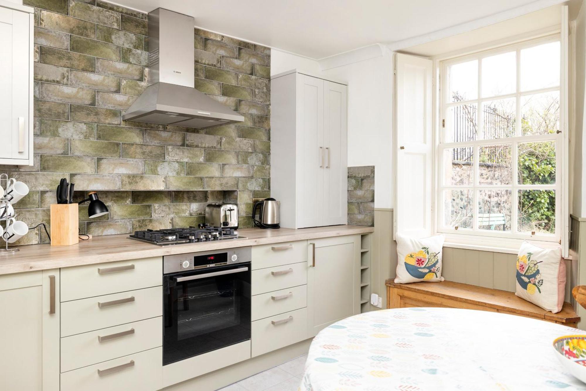 Joivy Beautiful Apartment, Private Garden, Calton Hill 爱丁堡 外观 照片